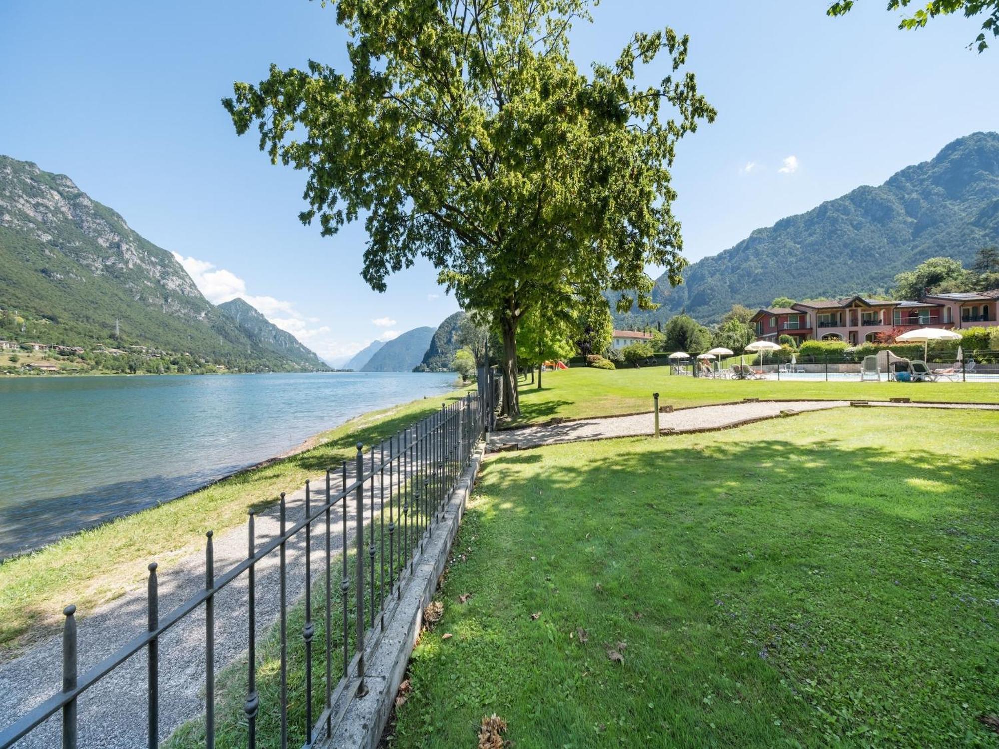 Spacious Apartment In Idro With Shared Pool Кроне Экстерьер фото