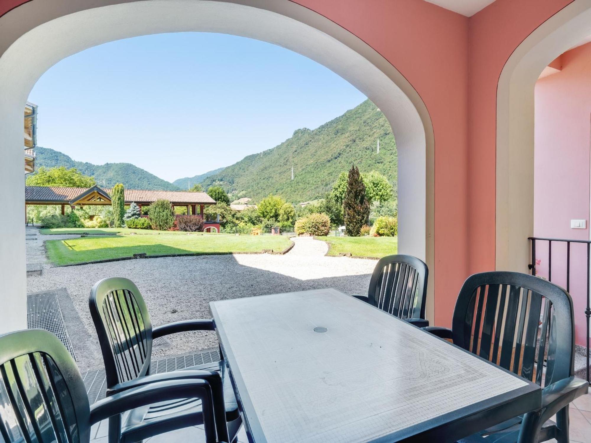 Spacious Apartment In Idro With Shared Pool Кроне Экстерьер фото